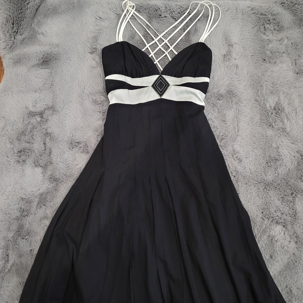 Bebe strappy black ivory silk cotton pleated skirt sundress xs